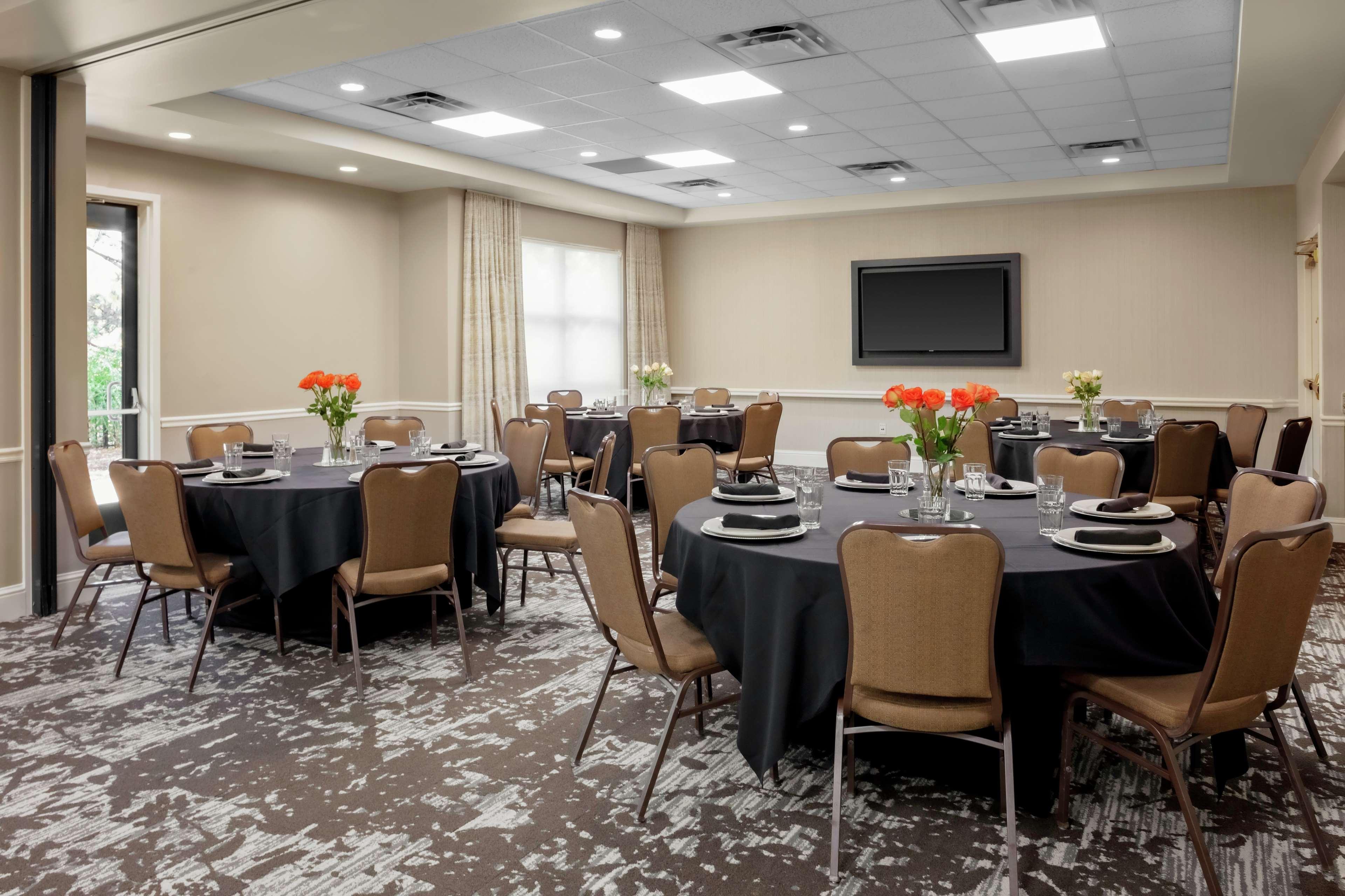 Hilton Garden Inn Atlanta Perimeter Center Dunwoody Bagian luar foto