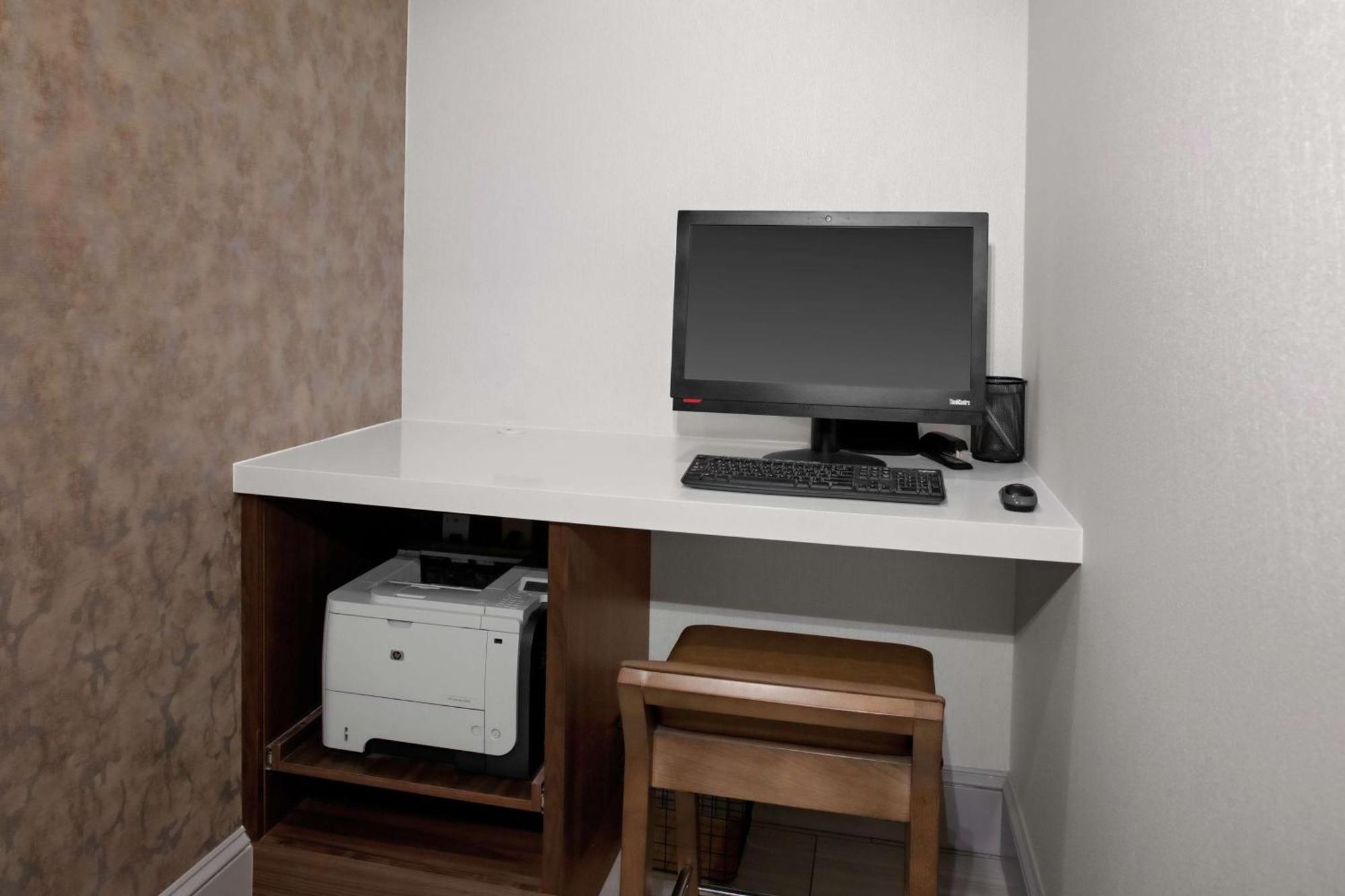 Hilton Garden Inn Atlanta Perimeter Center Dunwoody Bagian luar foto