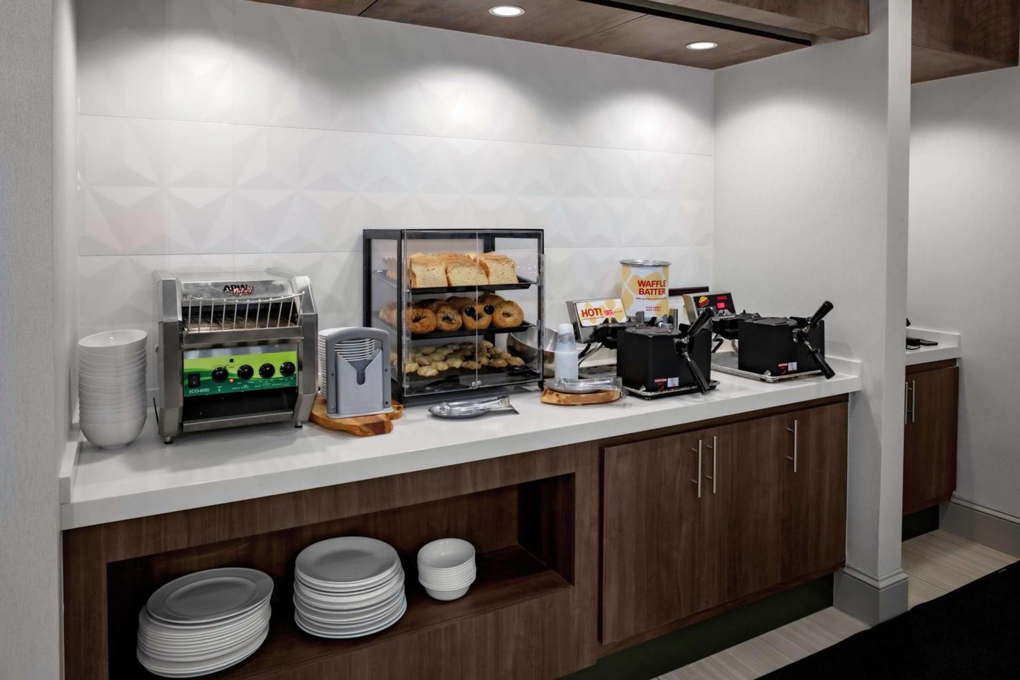 Hilton Garden Inn Atlanta Perimeter Center Dunwoody Bagian luar foto