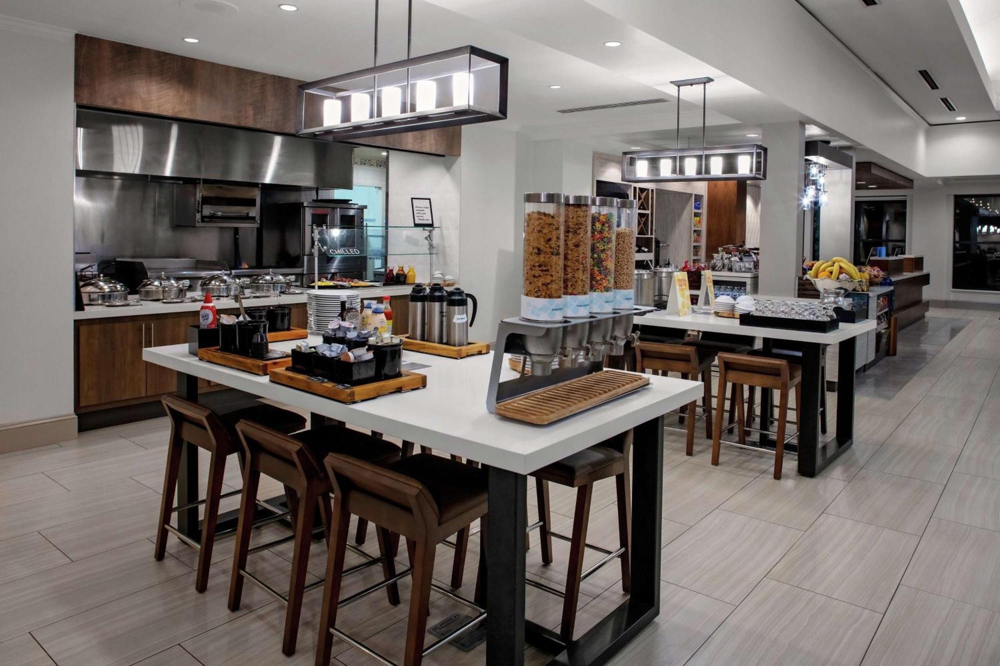 Hilton Garden Inn Atlanta Perimeter Center Dunwoody Bagian luar foto