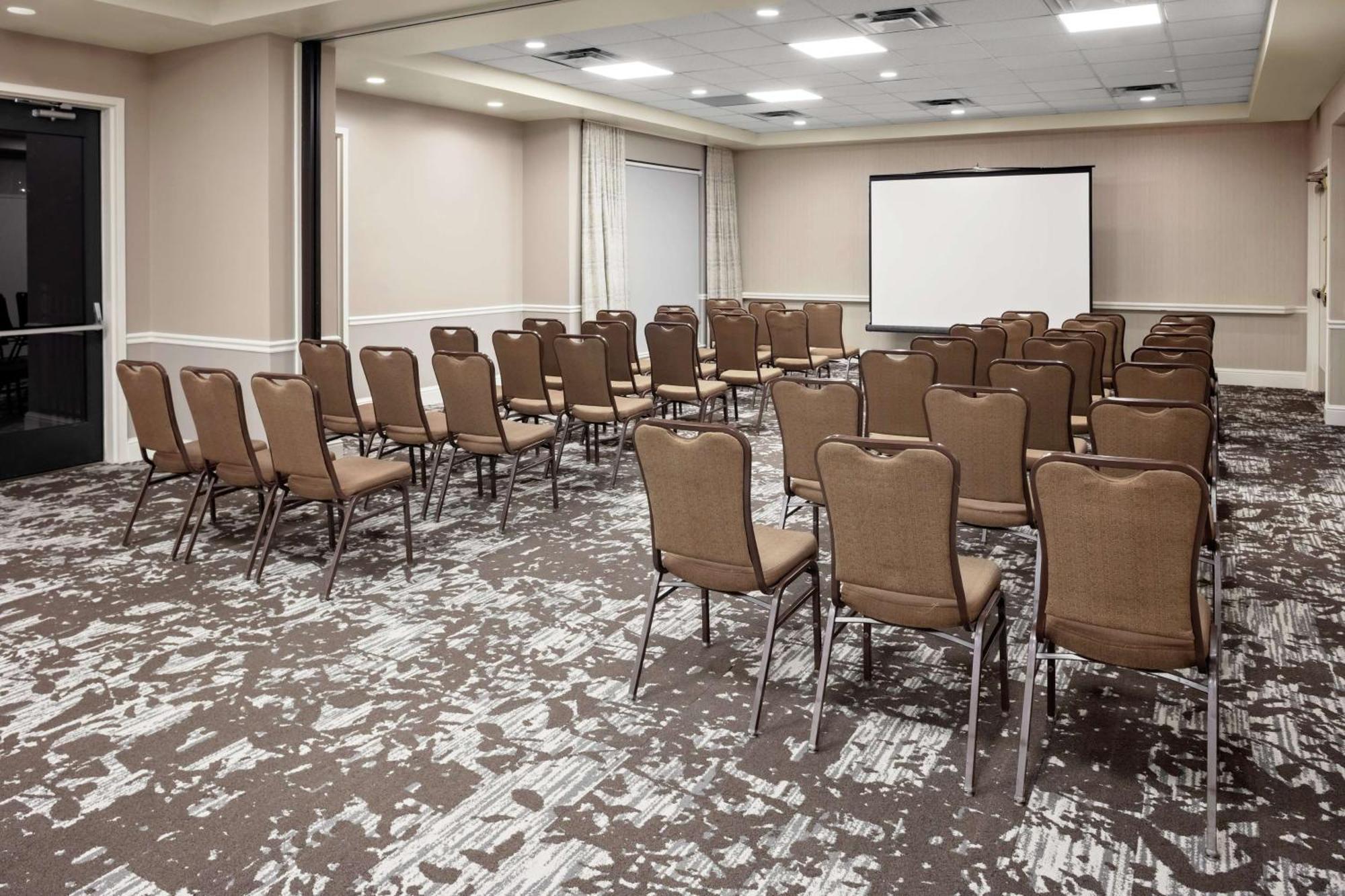 Hilton Garden Inn Atlanta Perimeter Center Dunwoody Bagian luar foto